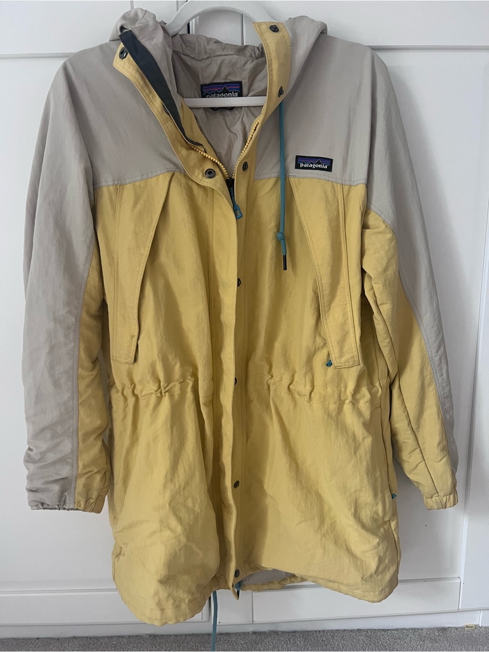 Patagonia Two-Tone Hooded Trench Coat in Yellow & Light Gray